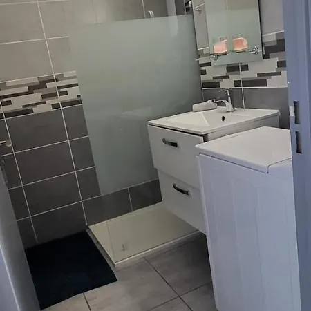 Marie Galante La Au Bout Du Chemin ! Appartement Le Grau-du-Roi