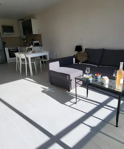 Marie Galante La Au Bout Du Chemin ! Apartment Le Grau-du-Roi